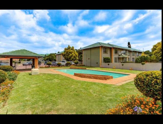 2 BEDROOM APARTMENT FOR SALE IN GLEN MARAIS